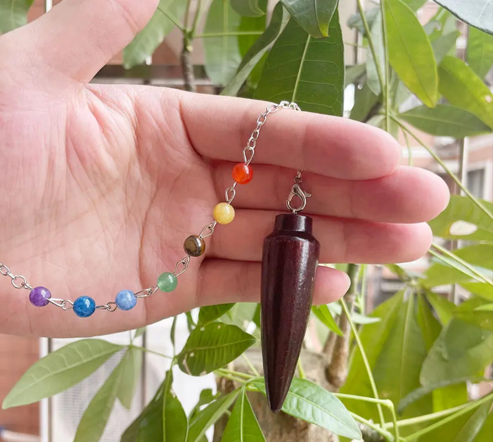Pendule de Radiesthésie en Bois Naturel Égyptien & 7 Chakras pour Divination Spirituelle NeoSpiritum
