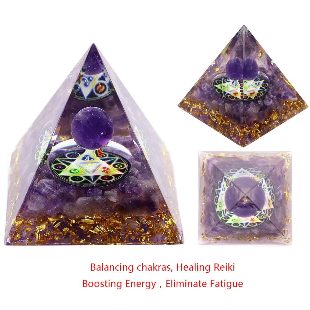 Pyramide Orgonite en Améthyste avec Feuilles d’Or – Énergie Reiki et Spiritualité NeoSpiritum