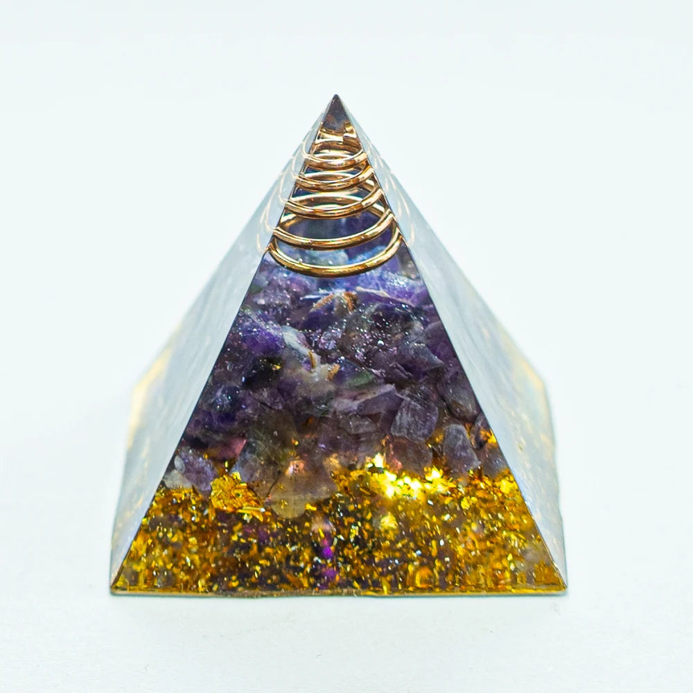 Pyramide Orgonite en Améthyste avec Feuilles d’Or et Fil de Cuivre NeoSpiritum