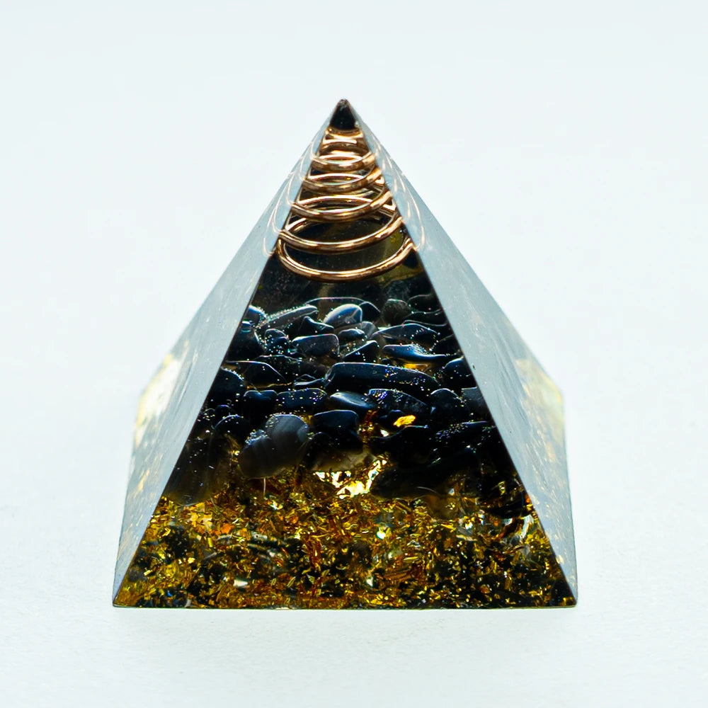 Pyramide Orgonite en Obsidienne Noir avec Feuilles d’Or et Fil de Cuivre NeoSpiritum