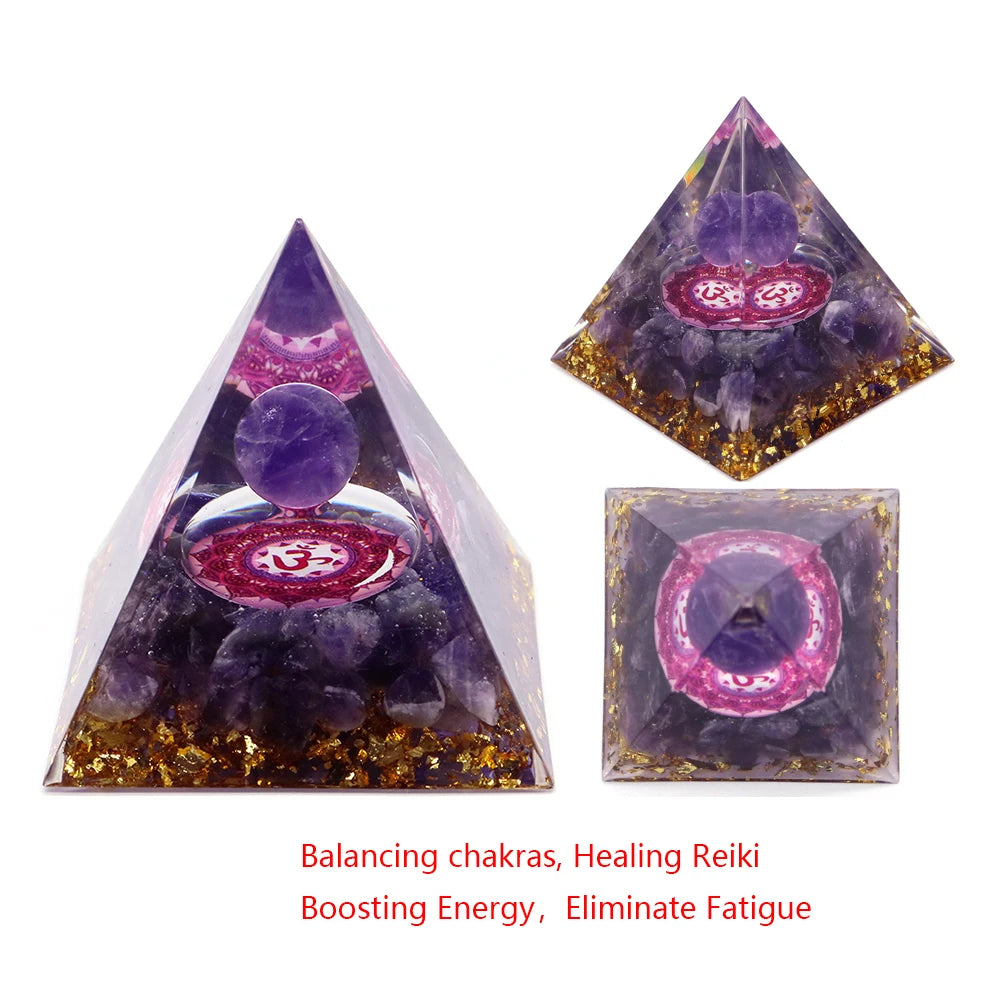 Pyramide Orgonite en Améthyste avec Feuilles d’Or – Énergie Reiki et Spiritualité NeoSpiritum